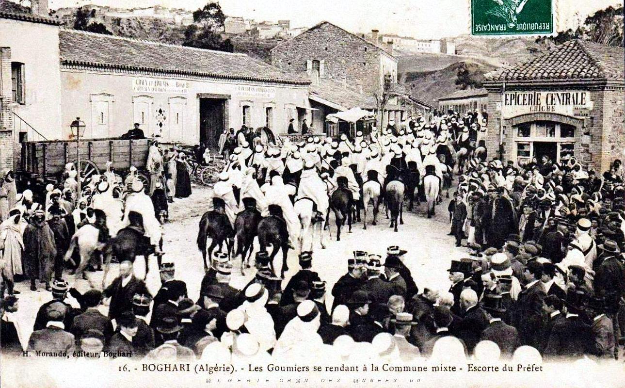 Boghari - Les Goumiers escortent le Prefet.jpg